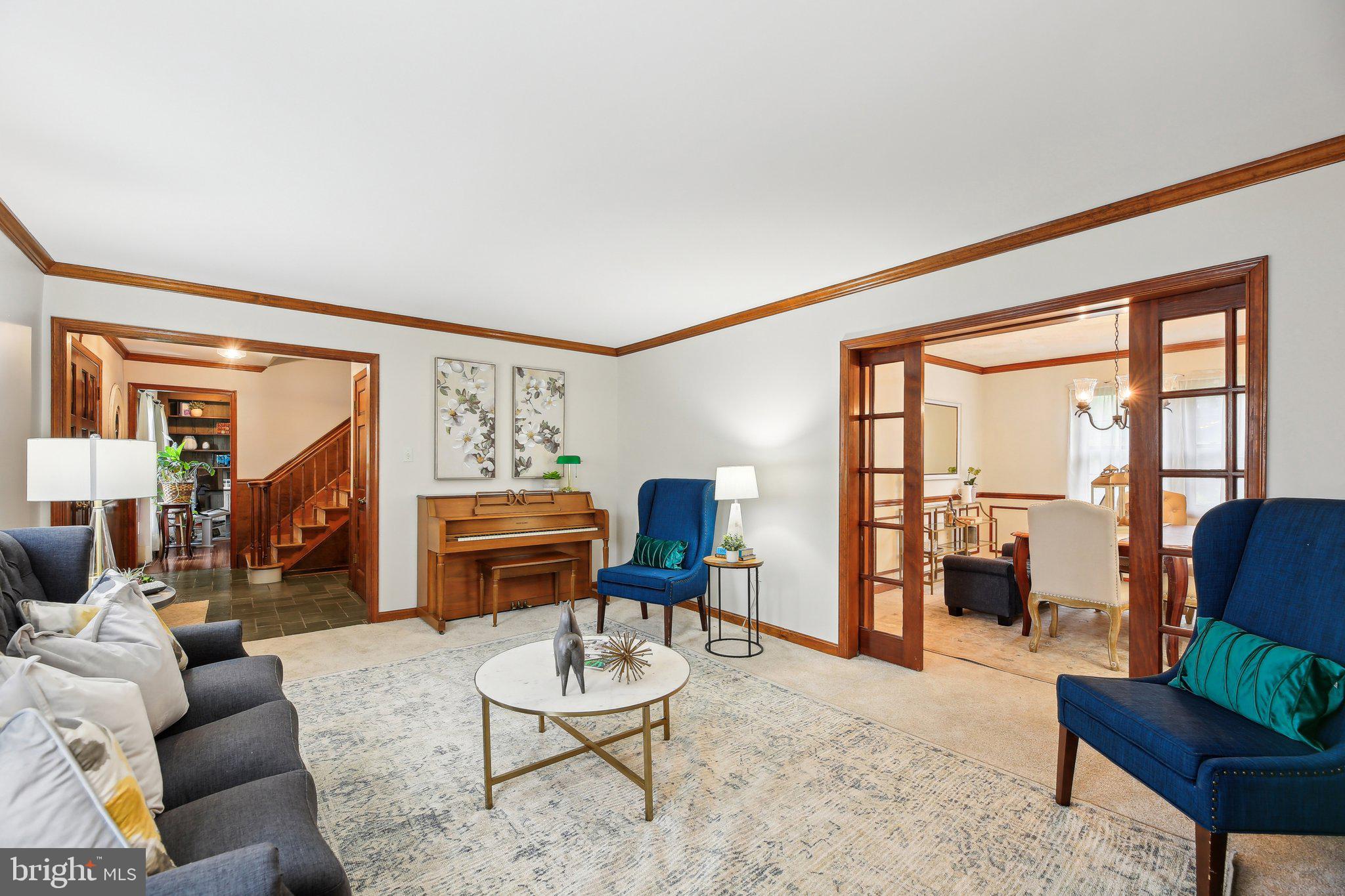 ROLLING KNOLLS - Residential