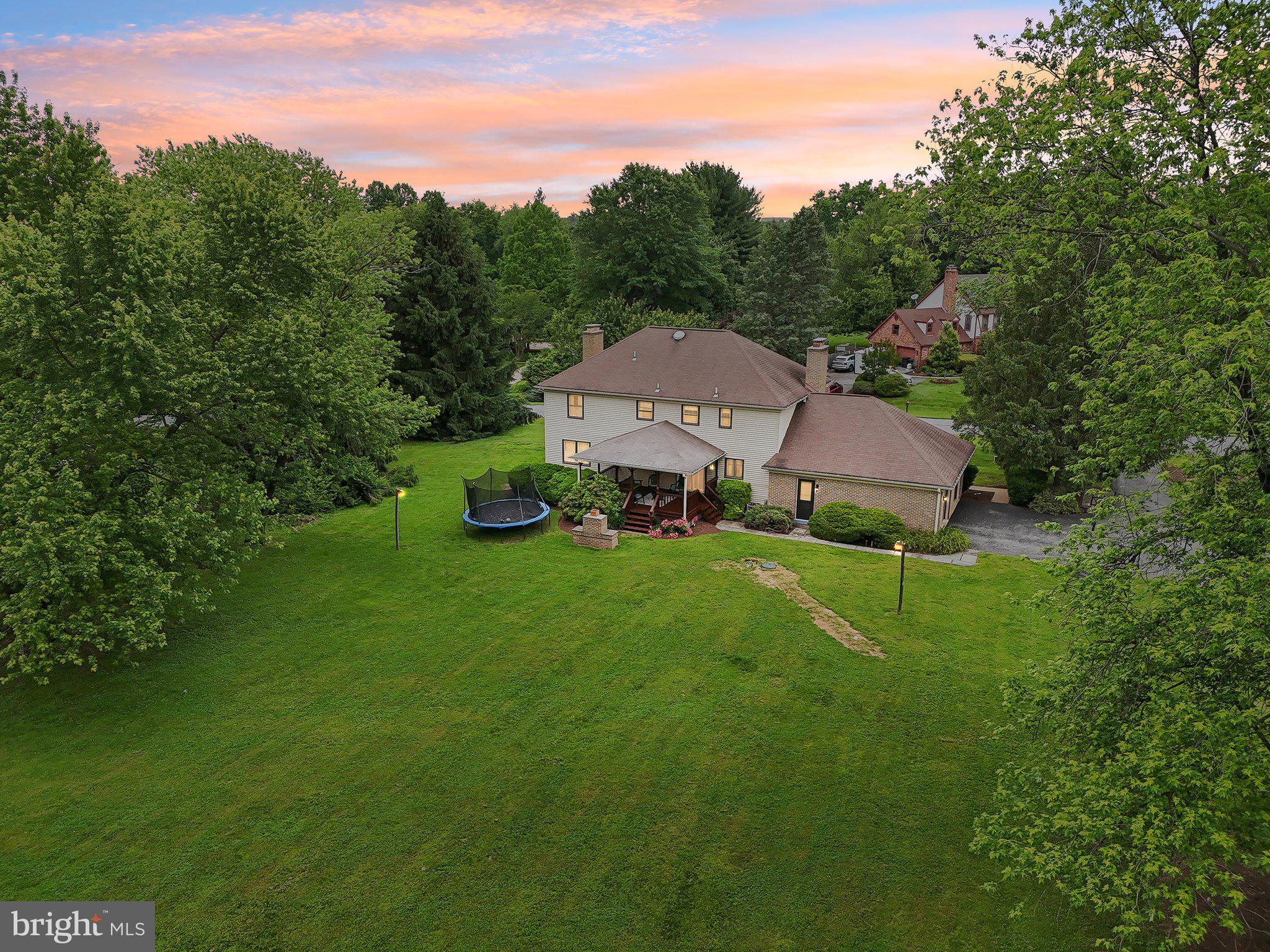 ROLLING KNOLLS - Residential