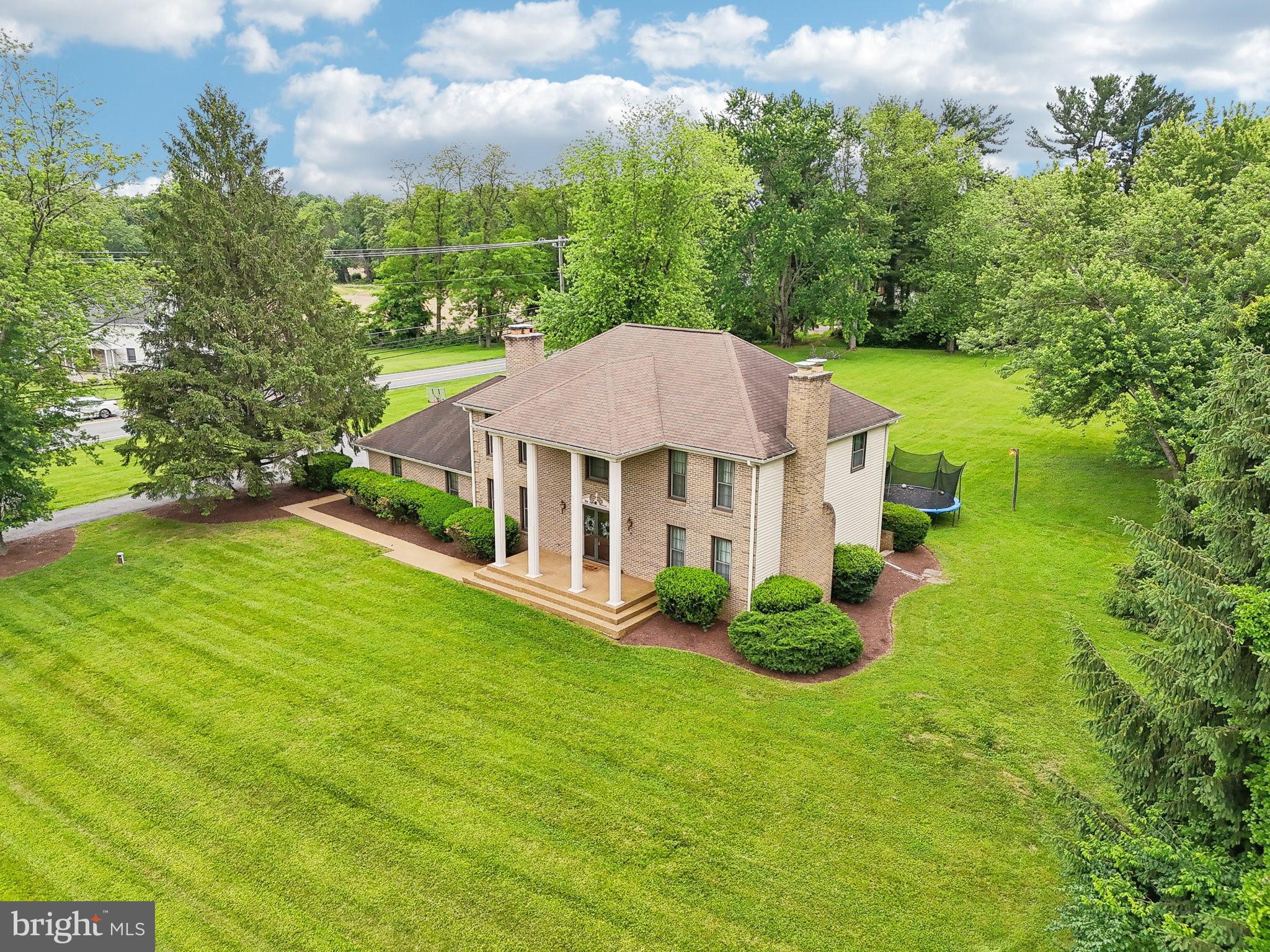 ROLLING KNOLLS - Residential