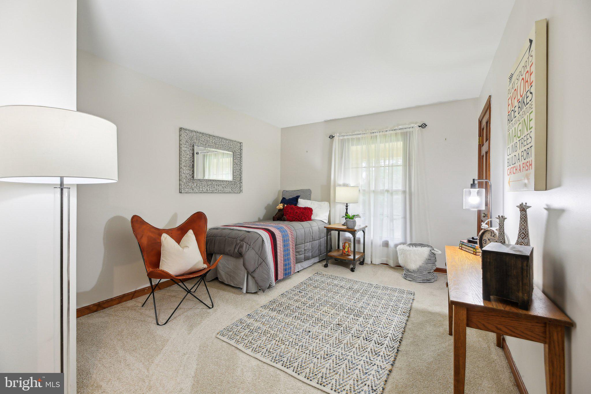 ROLLING KNOLLS - Residential