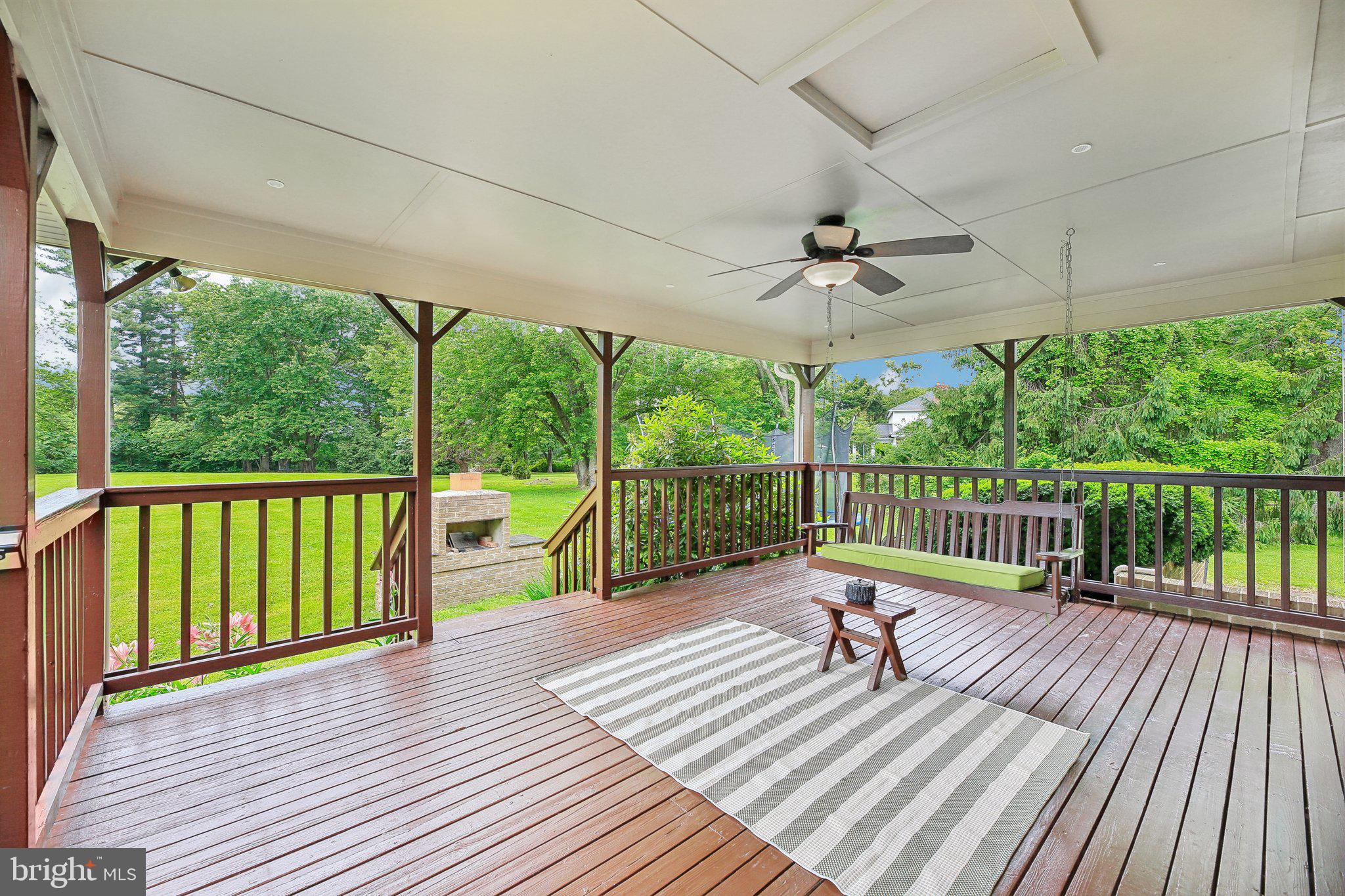 ROLLING KNOLLS - Residential