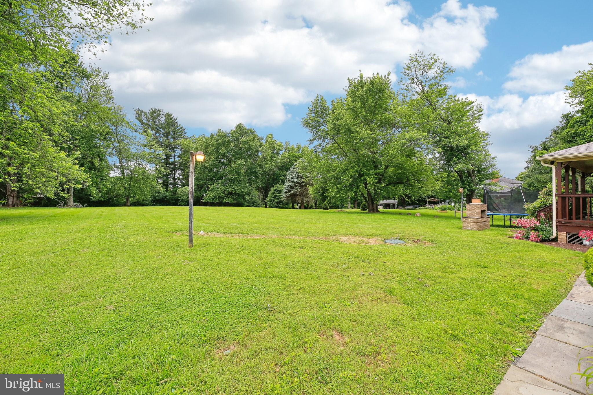 ROLLING KNOLLS - Residential