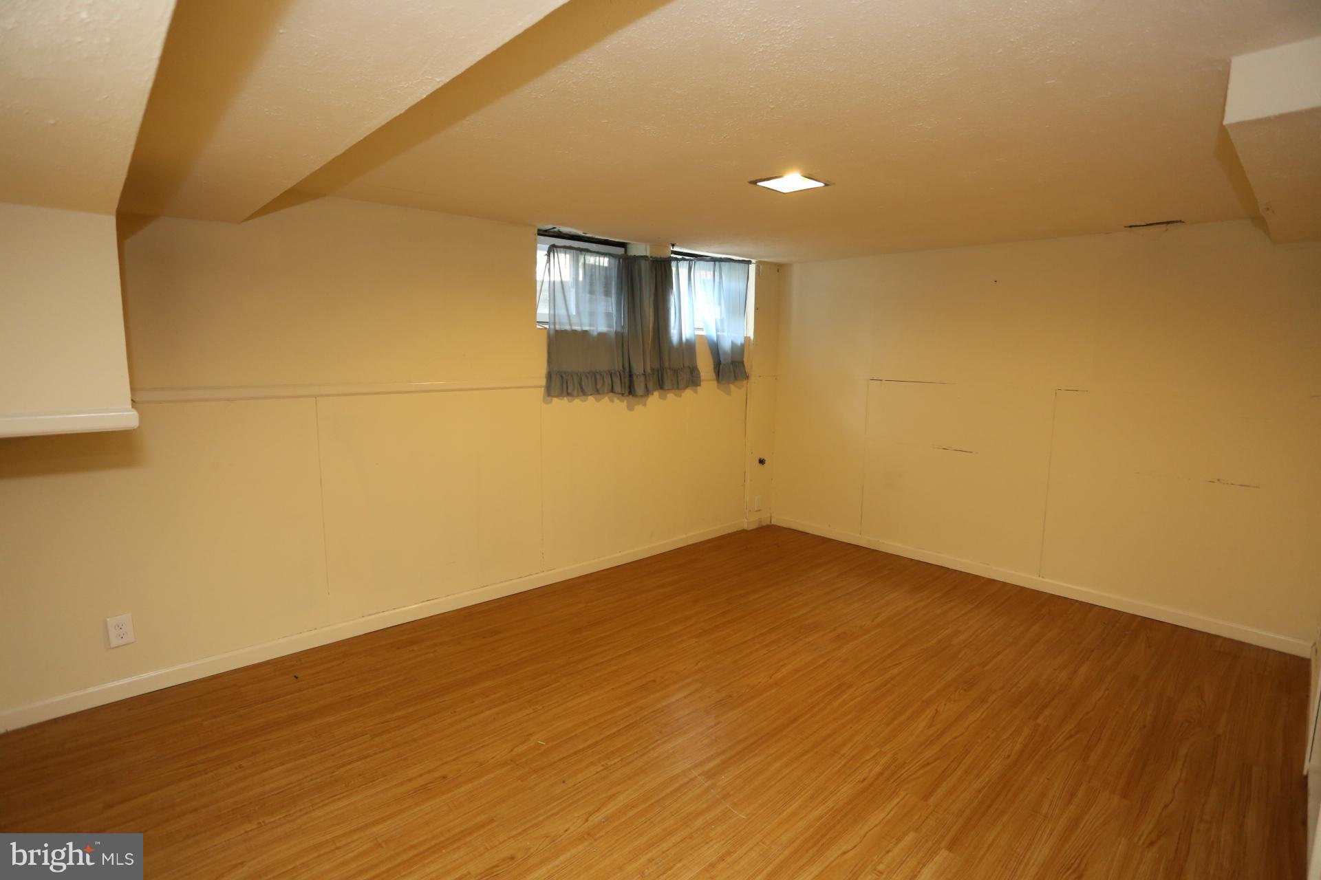 PARKSIDE - Residential Lease