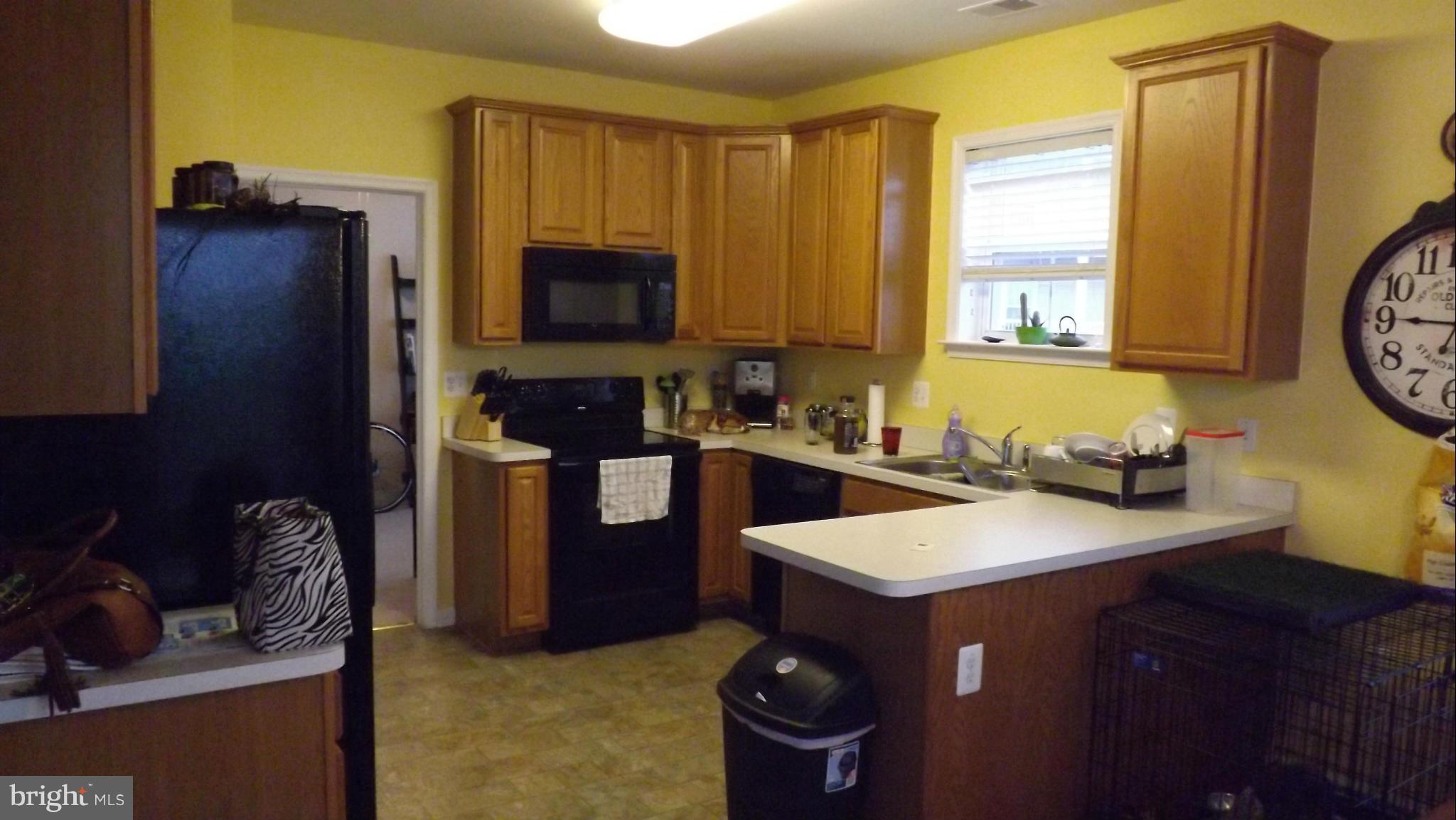 THE RESERVE CONDOMINIUMS - Residential Lease