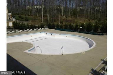 THE RESERVE CONDOMINIUMS - Residential Lease