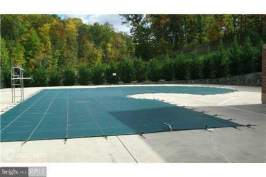 THE RESERVE CONDOMINIUMS - Residential Lease