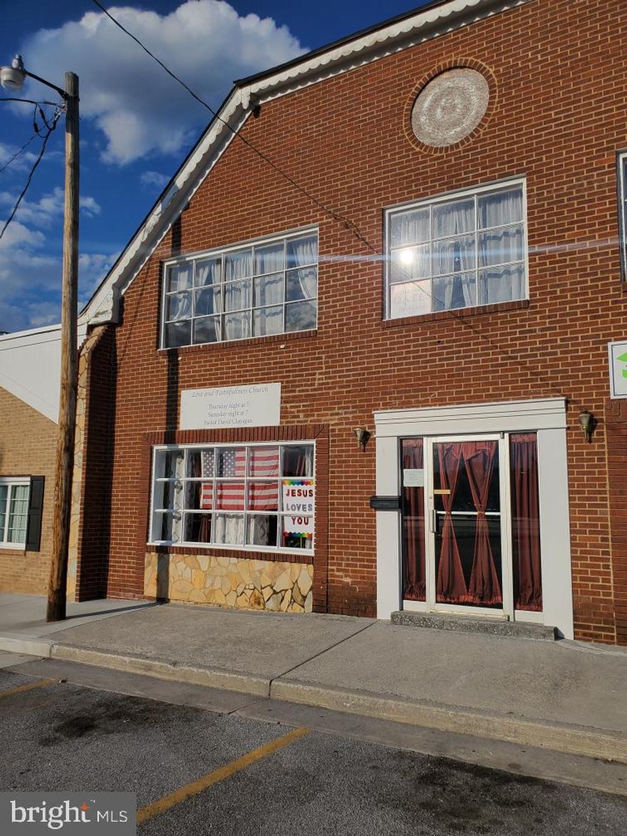 Description:
Unlock the potential of your business with this strategically located commercial property at 111 Water Street. Situated in the heart of Front Royal, this high-visibility location offers unparalleled exposure in a high-traffic area, ensuring maximum footfall and easy access for customers and clients.

Key Features:

High Traffic Area: Positioned on a bustling street, this property benefits from significant daily traffic, making it ideal for retail, office, or service-oriented businesses.

Large Storage Area: The expansive storage area above the main floor is perfect for inventory management or operational needs. This versatile space offers ample room for large-scale storage, warehousing, or operational activities.

Loading Docks: Equipped with loading docks to facilitate seamless logistics and delivery operations. Efficiently handle shipments and manage inventory with ease.

Versatile Use: The space is adaptable to various commercial applications. Whether you're looking to establish a retail outlet, an office, or a distribution center, this property provides the flexibility to meet your needs.

Prime Visibility: The prominent location ensures high visibility and accessibility, enhancing your business's profile and convenience for customers.