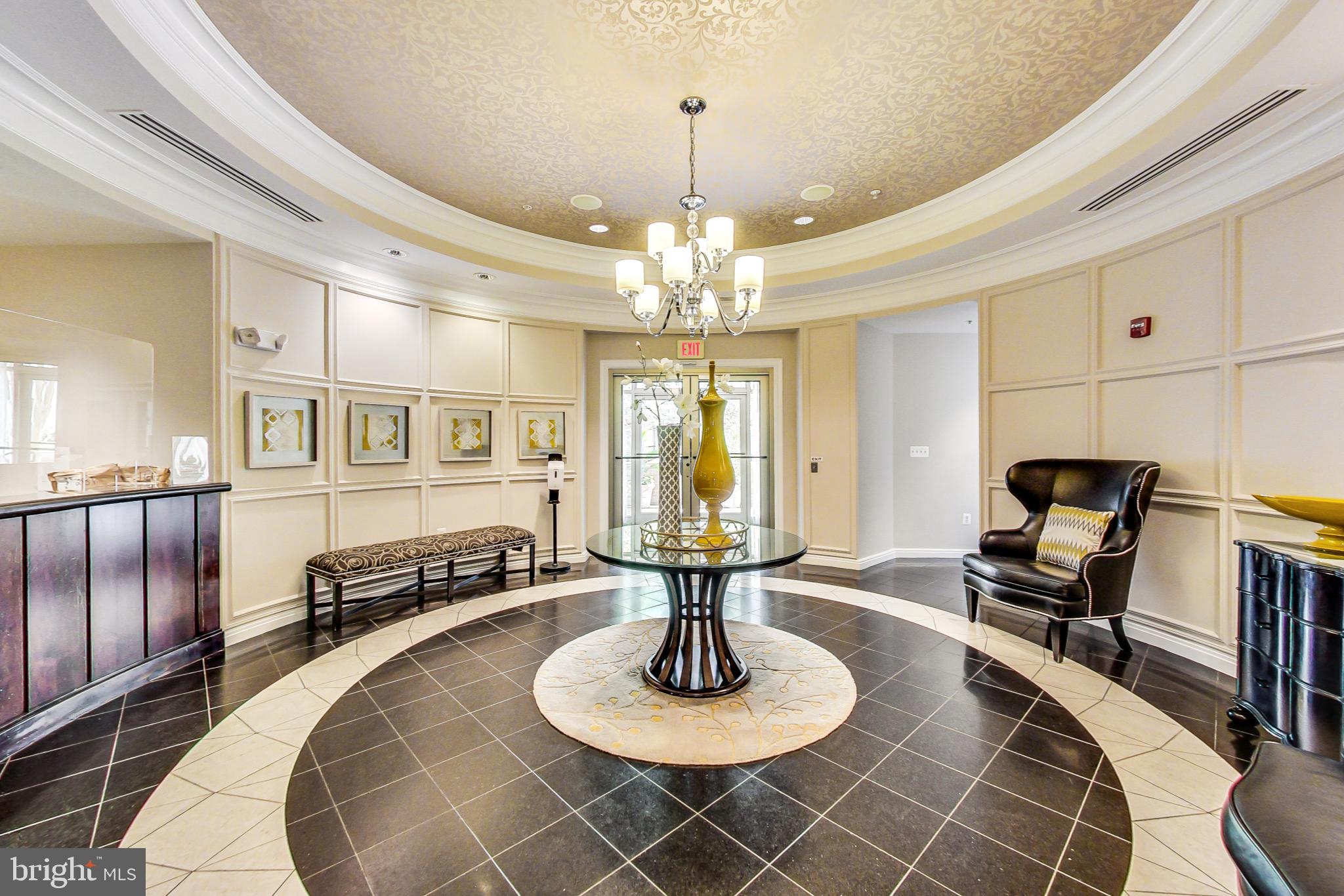 SAVOY AT RESTON TOWN CENTER - Residential