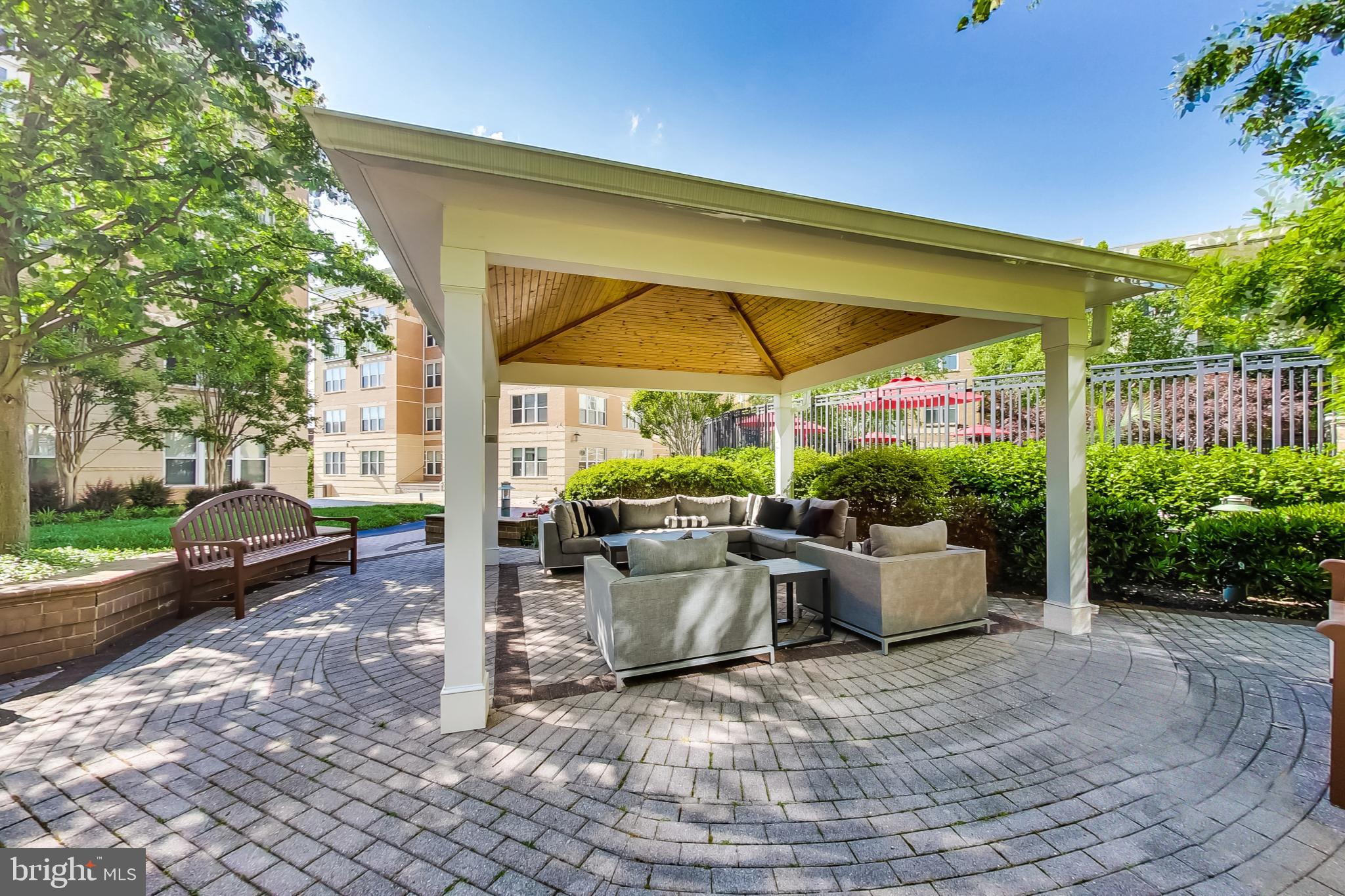 SAVOY AT RESTON TOWN CENTER - Residential