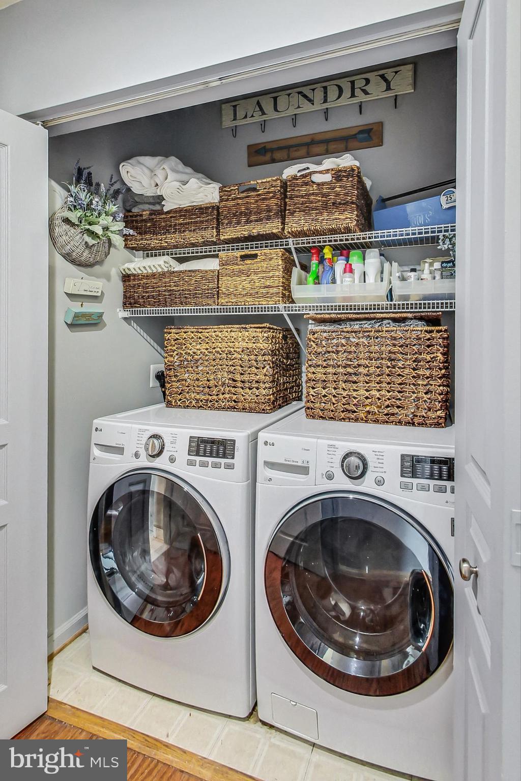 SAVOY AT RESTON TOWN CENTER - Residential