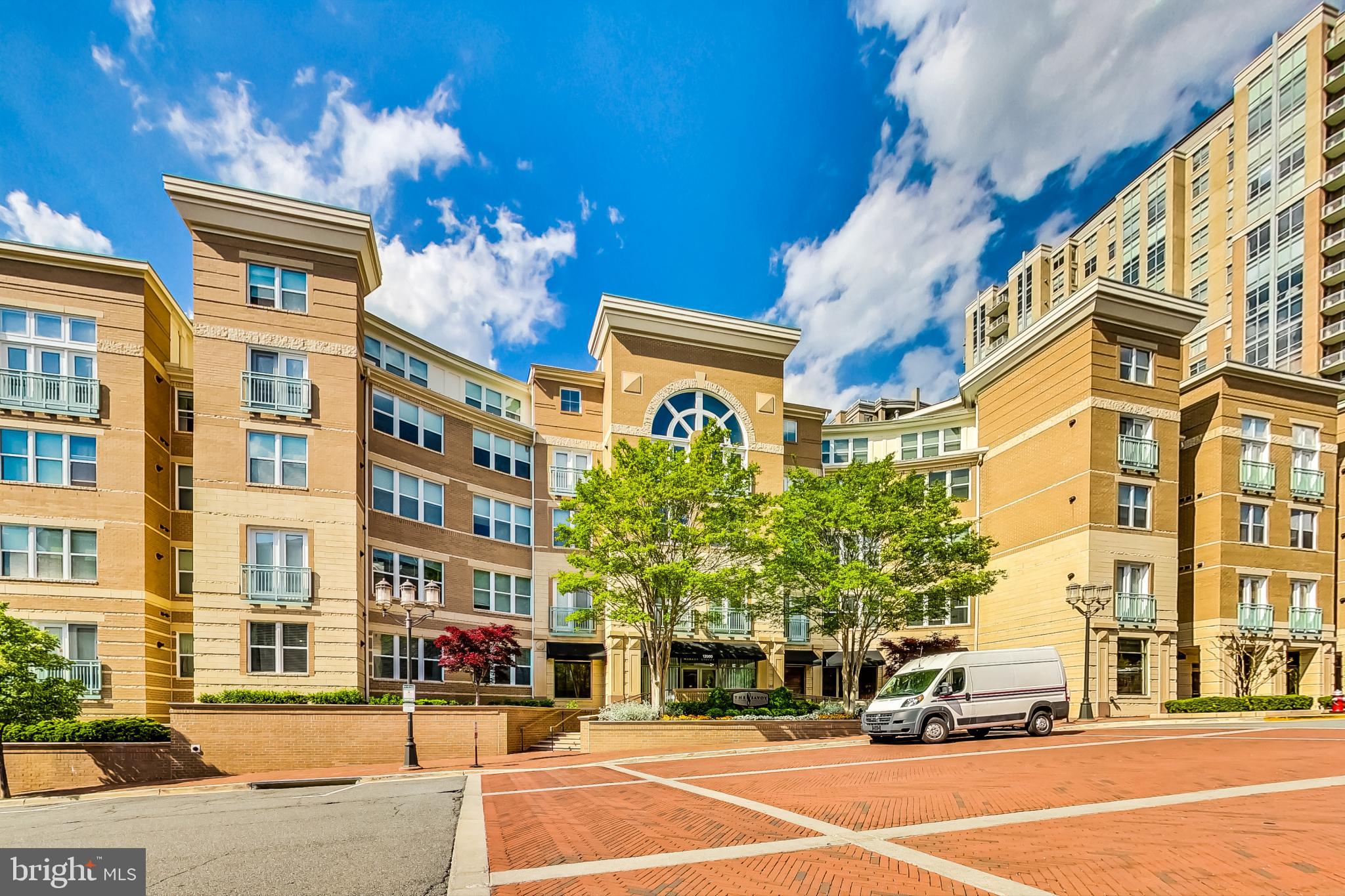 SAVOY AT RESTON TOWN CENTER - Residential