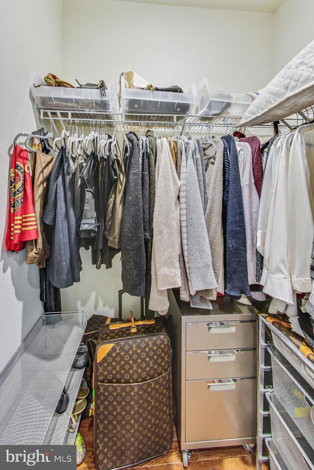 SAVOY AT RESTON TOWN CENTER - Residential