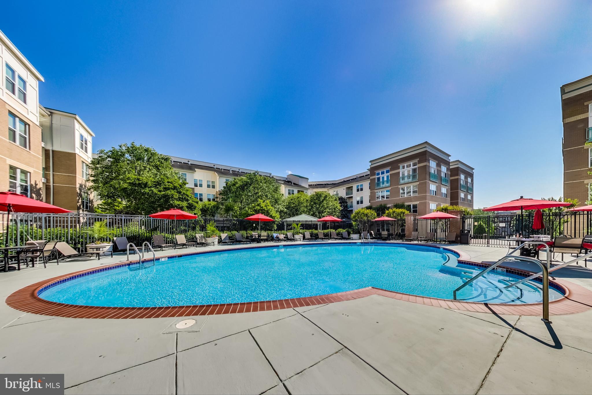 SAVOY AT RESTON TOWN CENTER - Residential