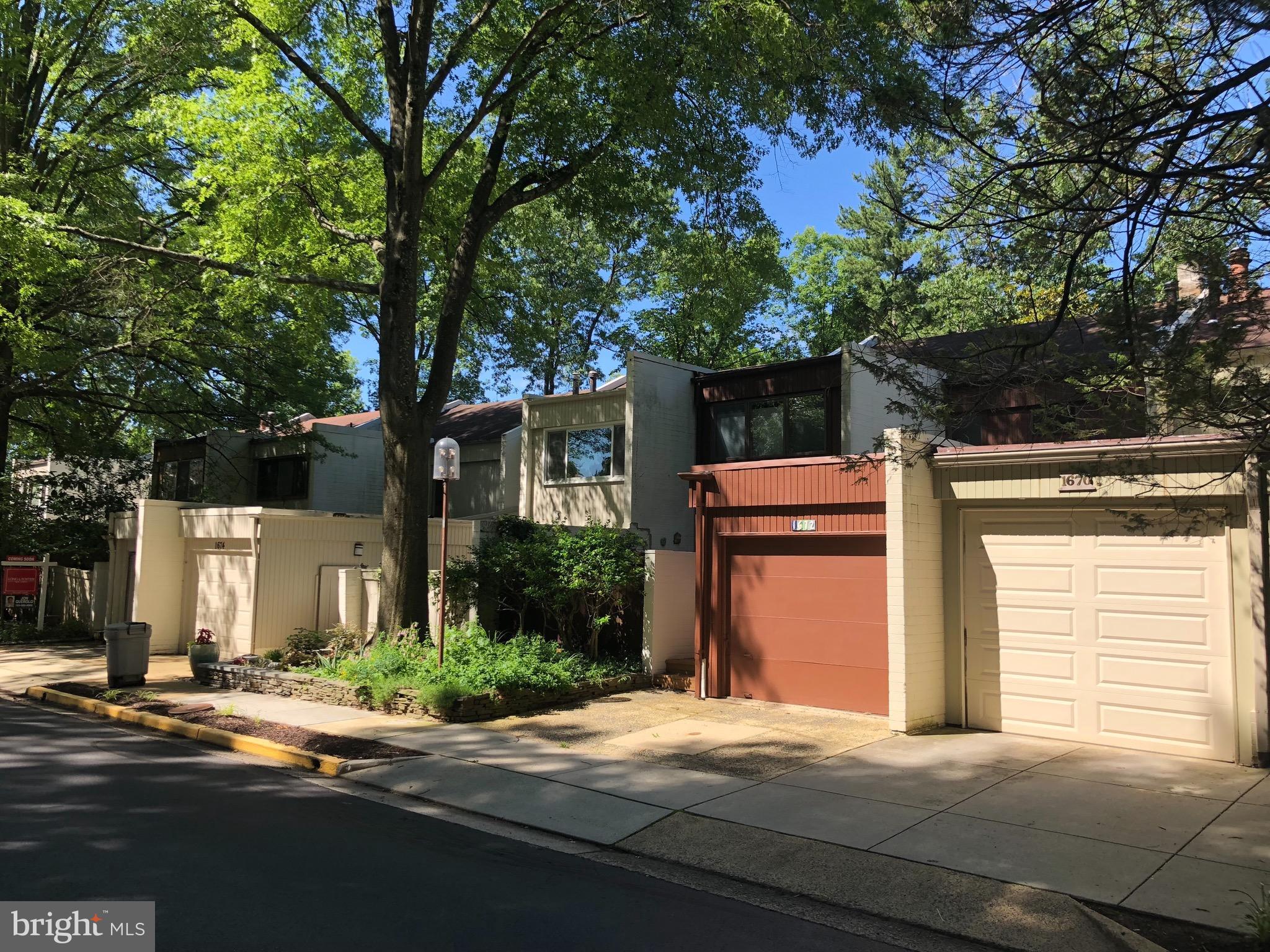 RESTON - Residential