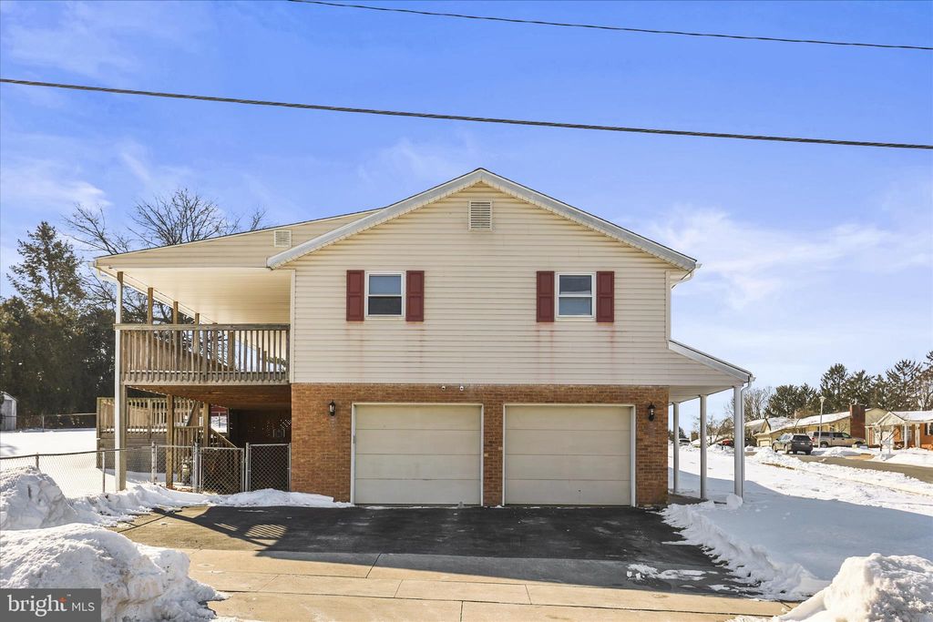 Photo of 22 Covington Drive, MANCHESTER, PA 17345 (MLS # PAYK2097218)