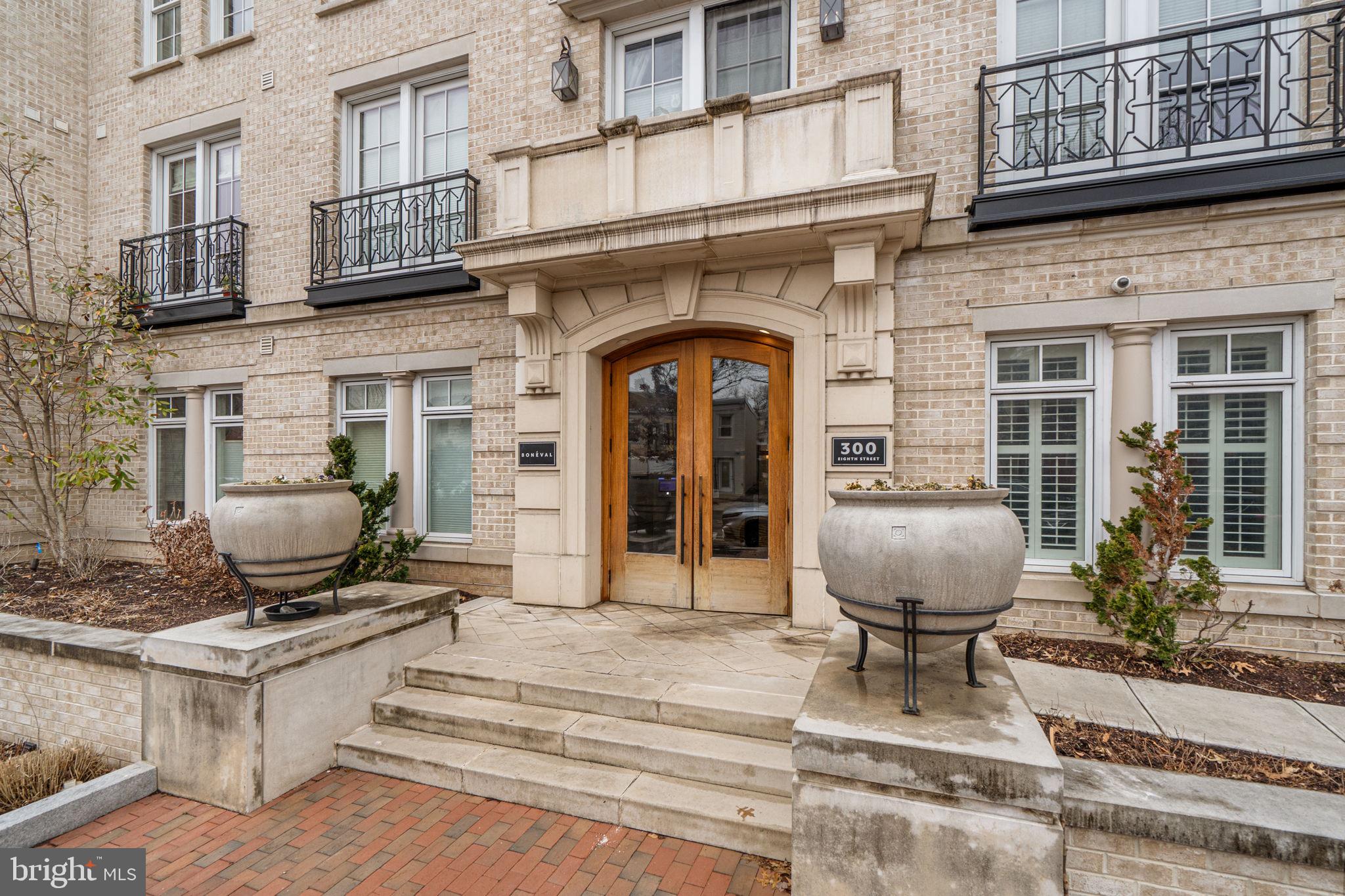 300 8TH STREET NE 102