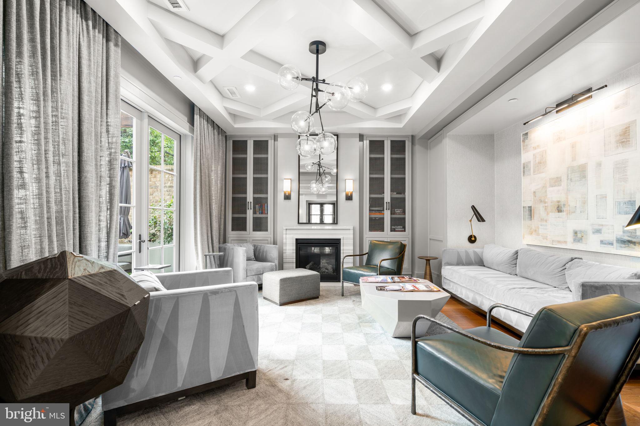 300 8TH STREET NE 102