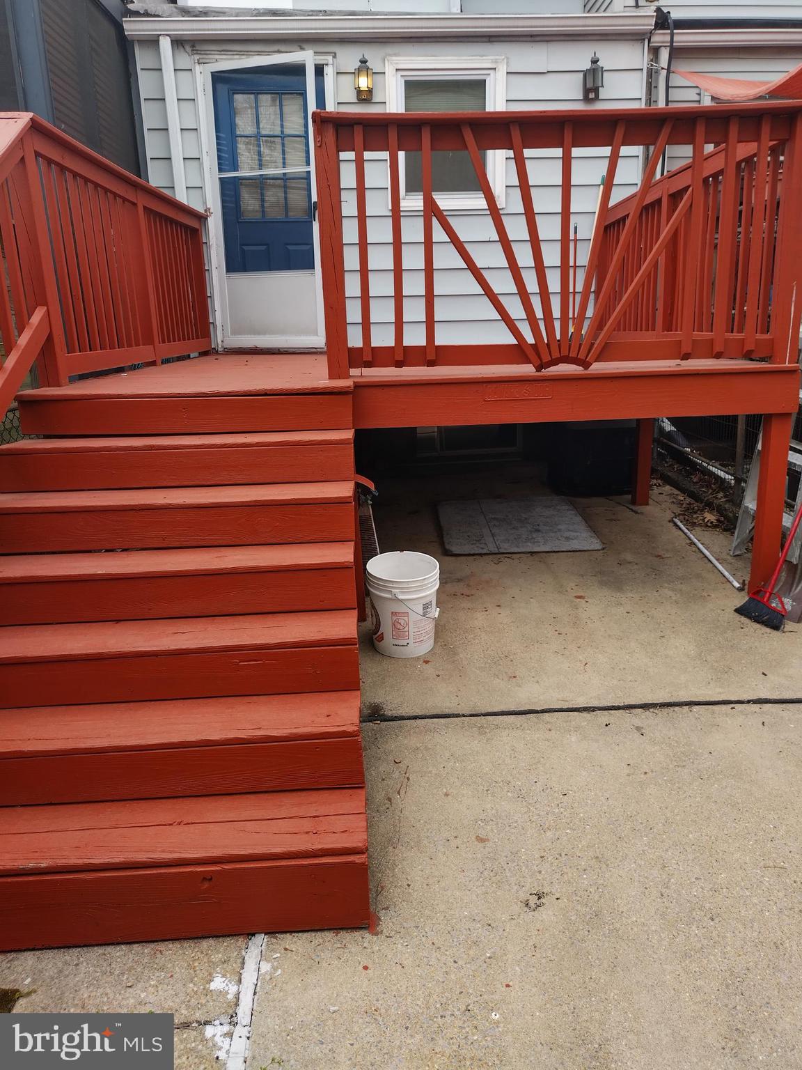 RIVERSIDE PARK - Residential Lease