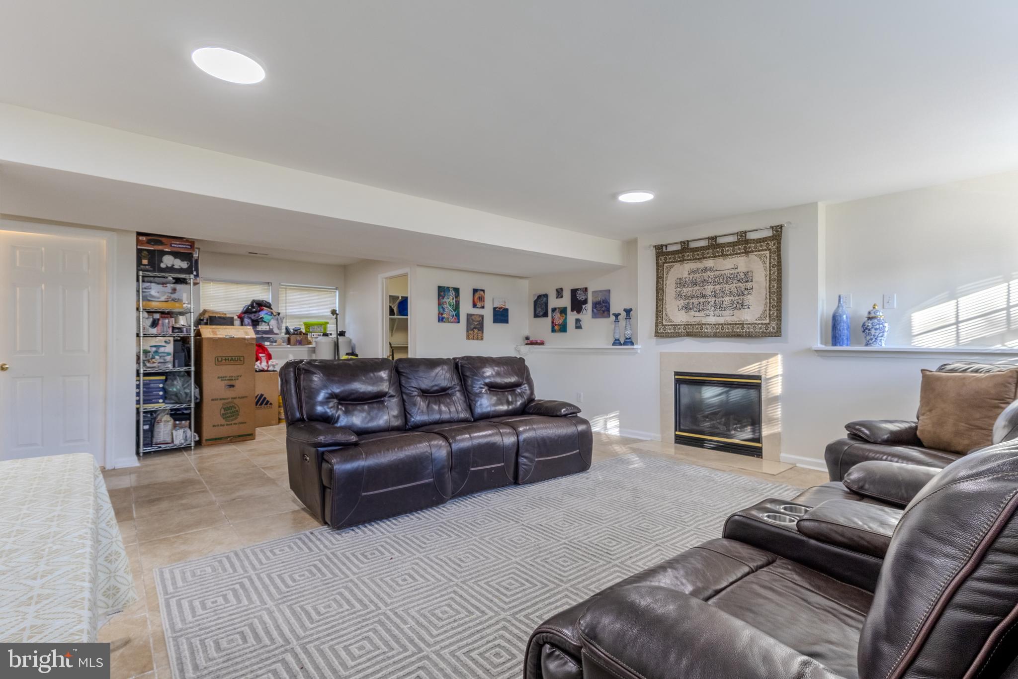 CLAYBROOKE - Residential