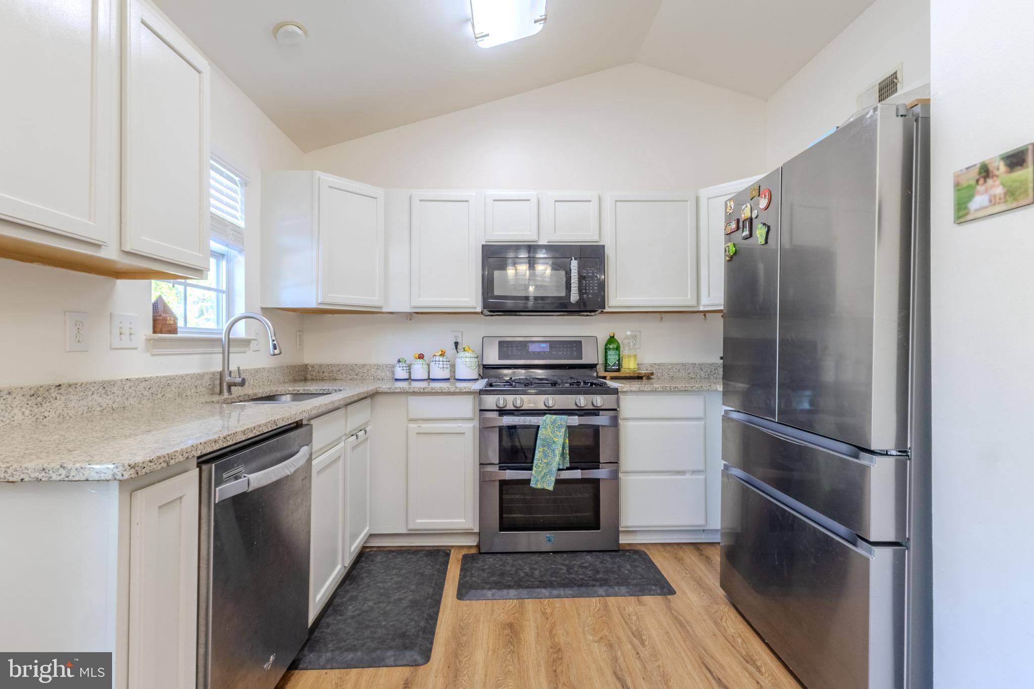 CLAYBROOKE - Residential