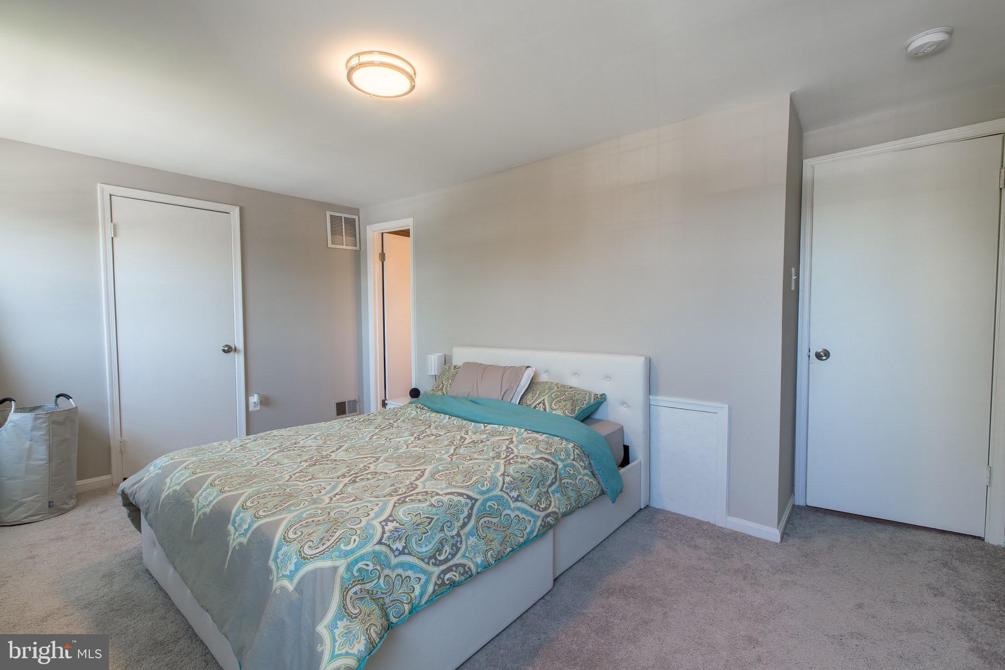 PINEWOOD HILL - Residential