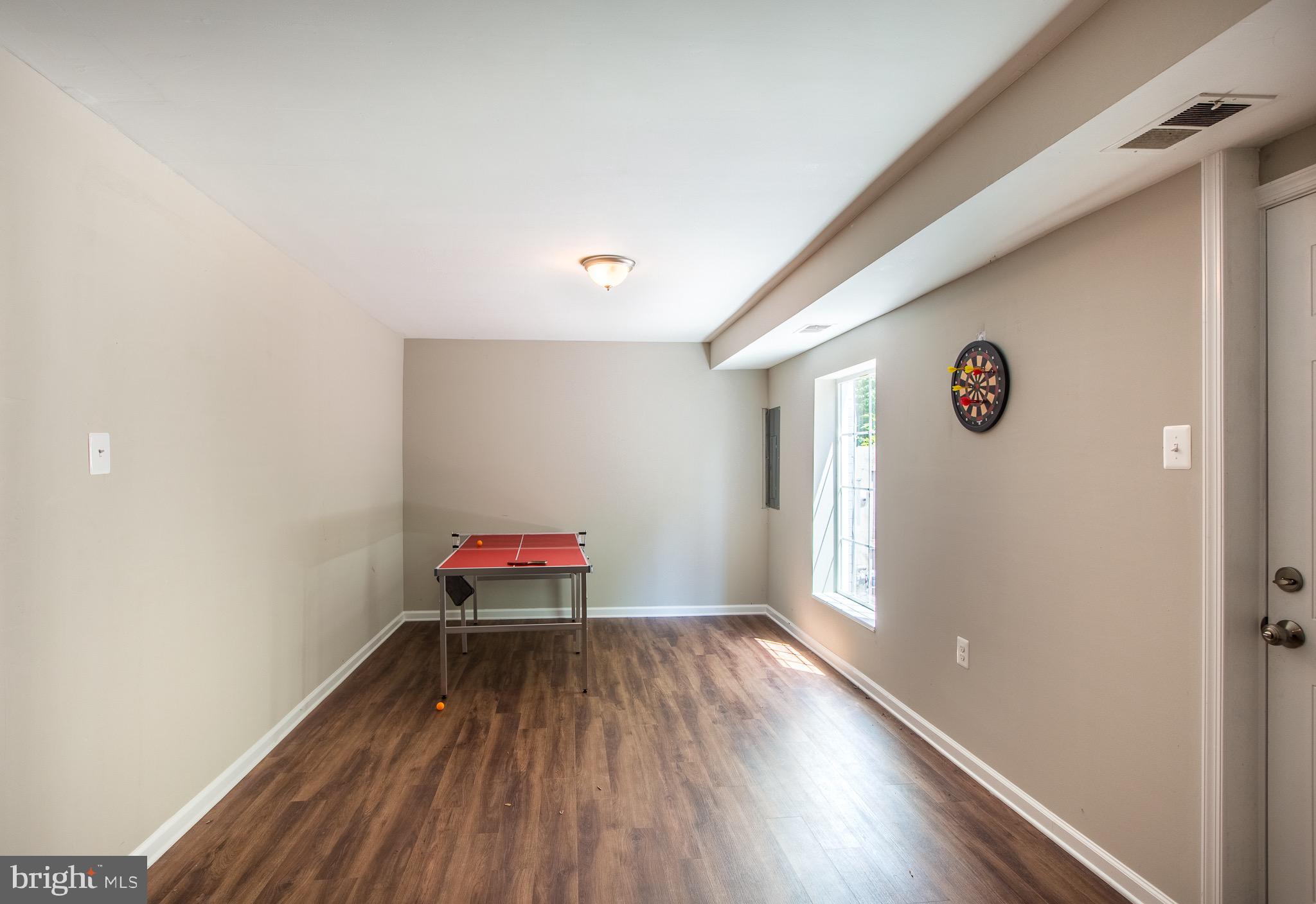 PINEWOOD HILL - Residential