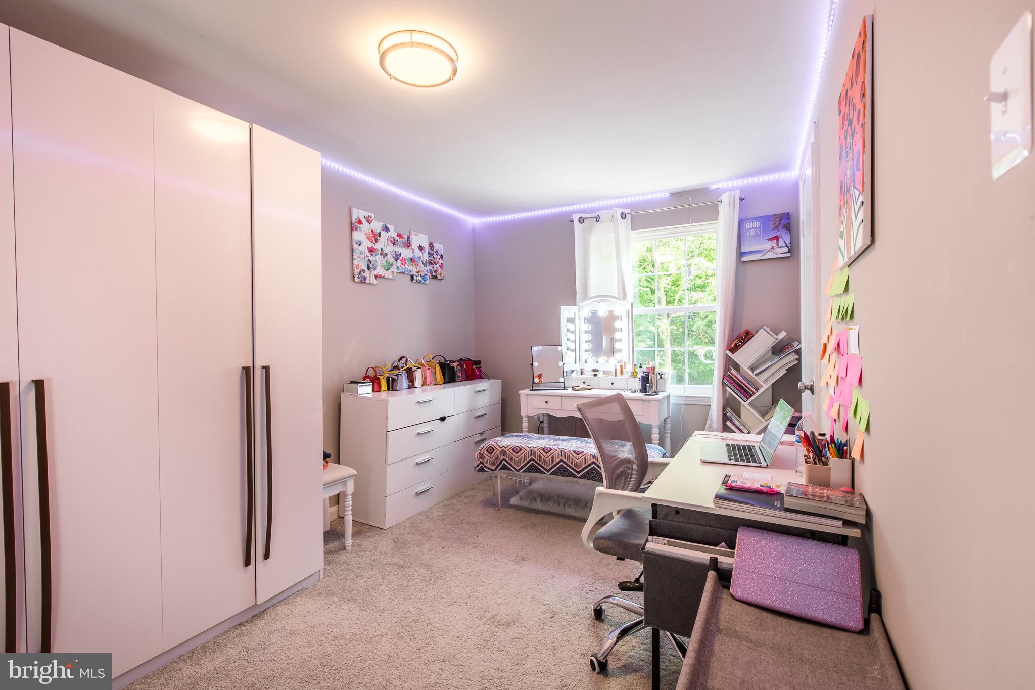 PINEWOOD HILL - Residential