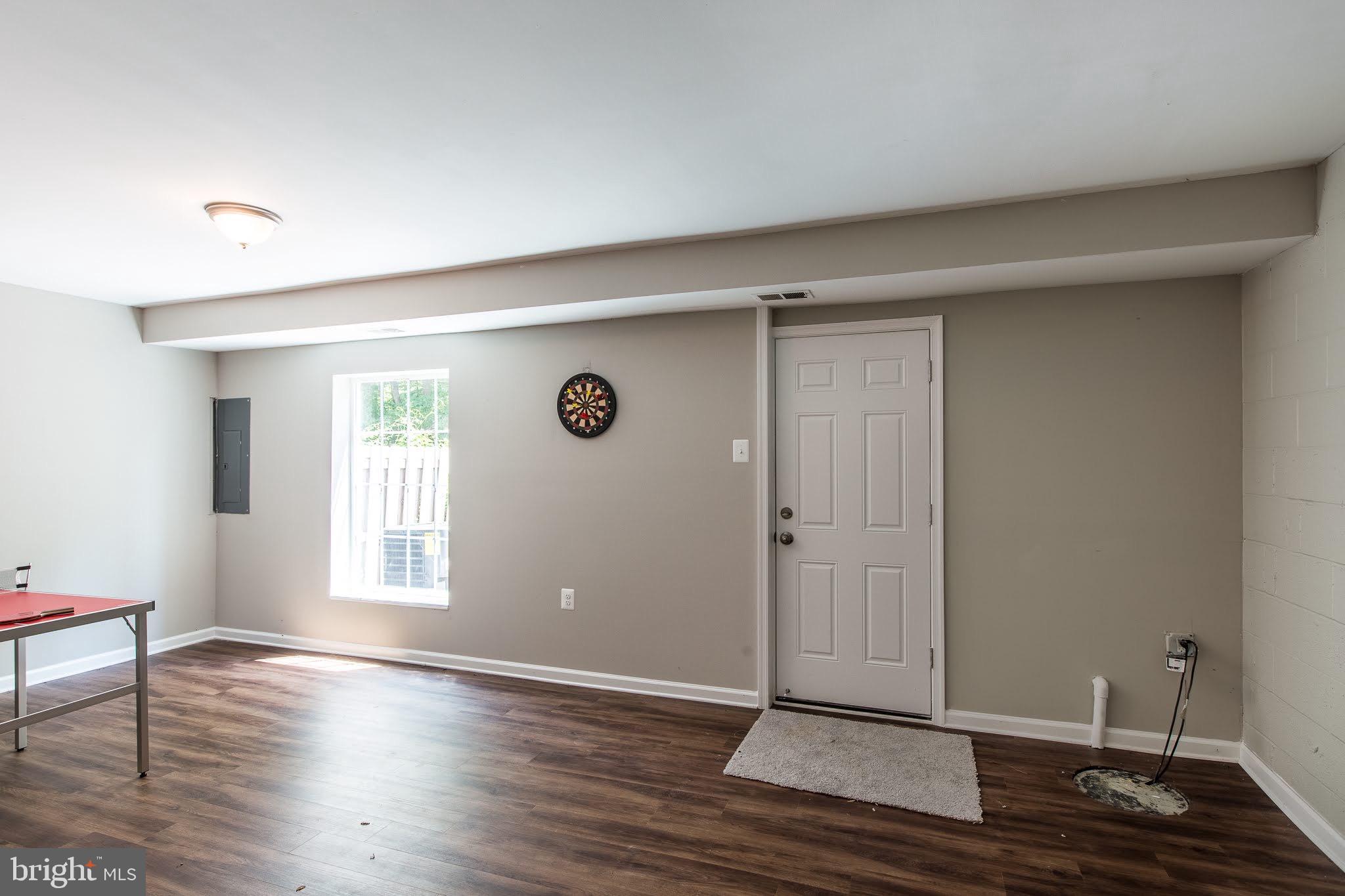 PINEWOOD HILL - Residential