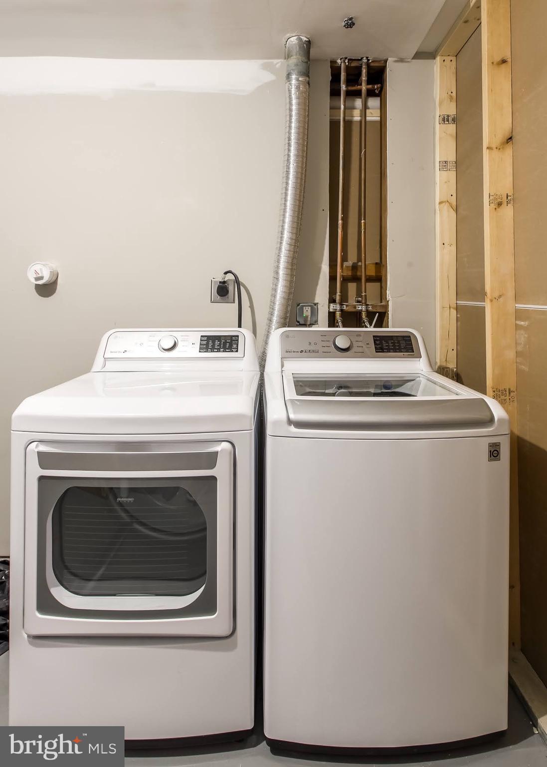 PINEWOOD HILL - Residential