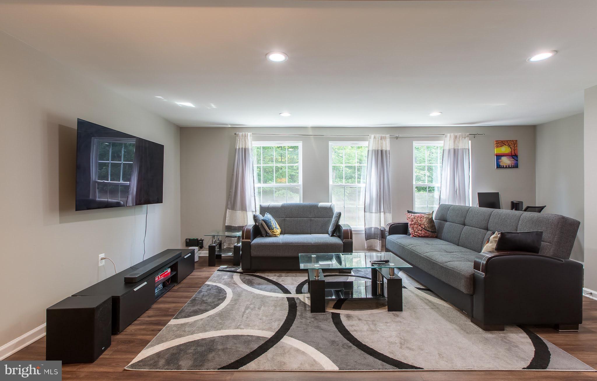 PINEWOOD HILL - Residential