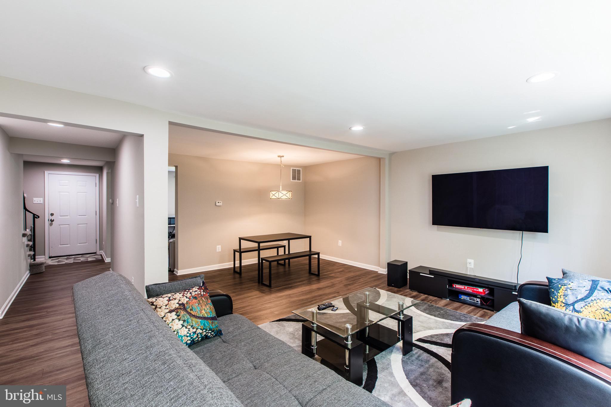 PINEWOOD HILL - Residential