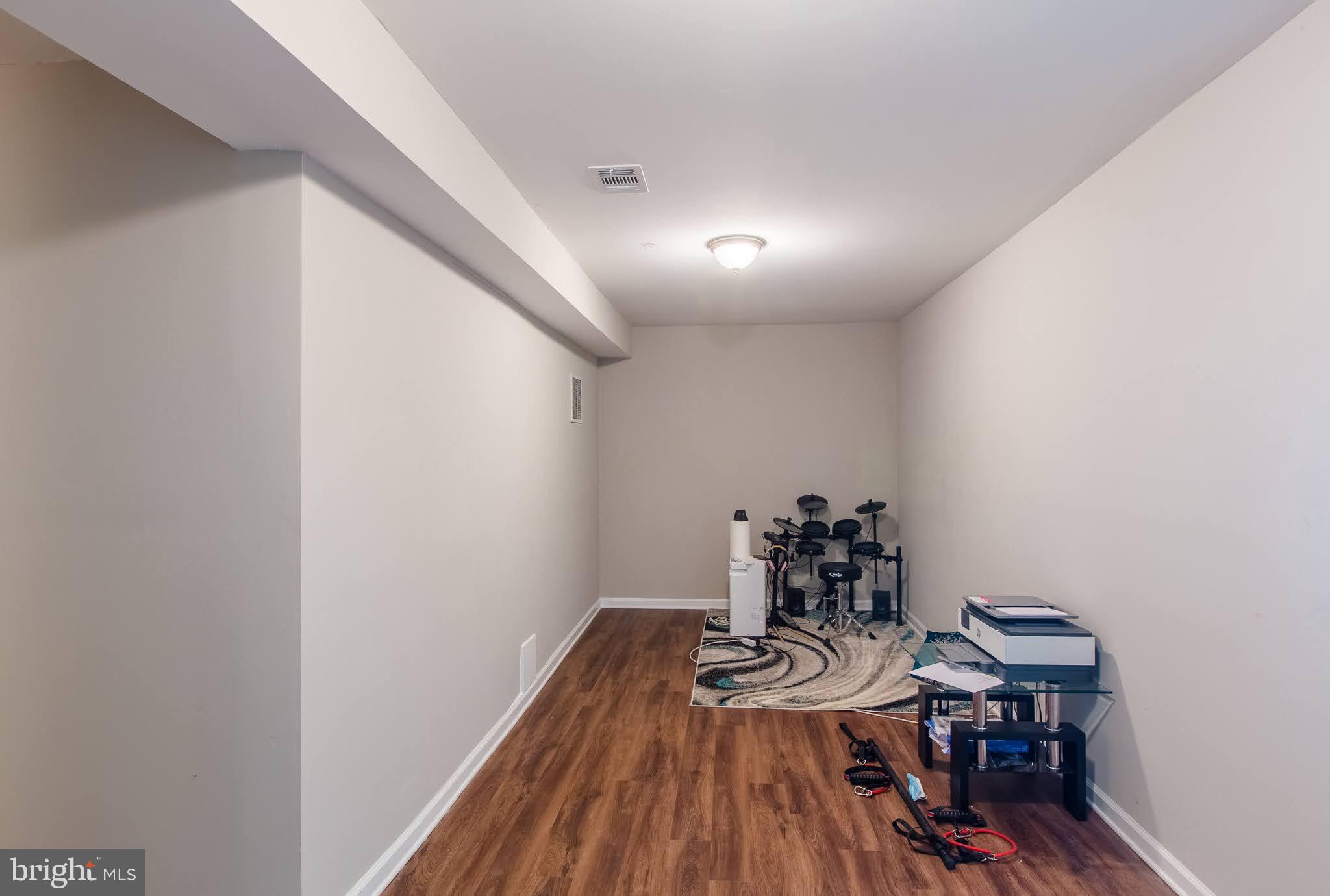 PINEWOOD HILL - Residential