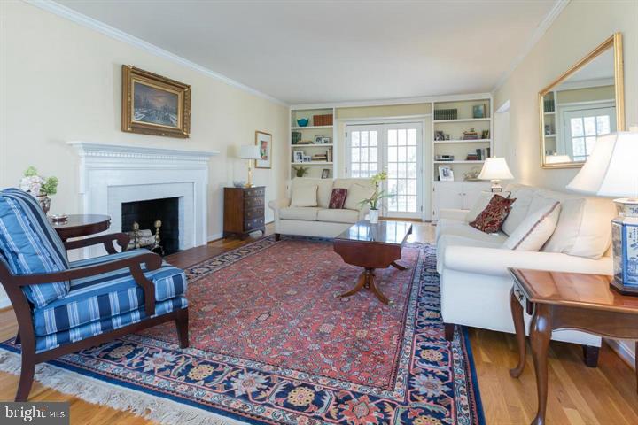 HOLLIN GLEN - Residential Lease