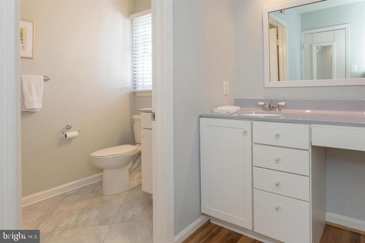 HOLLIN GLEN - Residential Lease