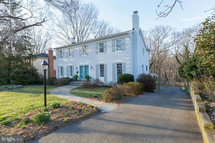 HOLLIN GLEN - Residential Lease