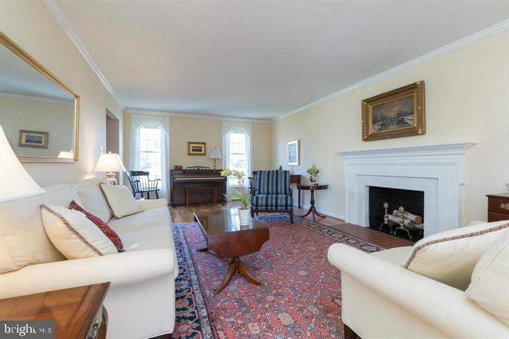 HOLLIN GLEN - Residential Lease