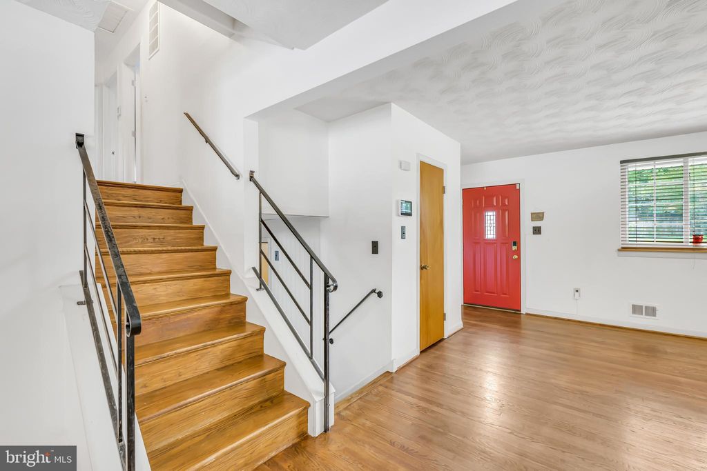 Photo of 7310 Wessex Drive, TEMPLE HILLS, MD 20748 (MLS # MDPG2181252)