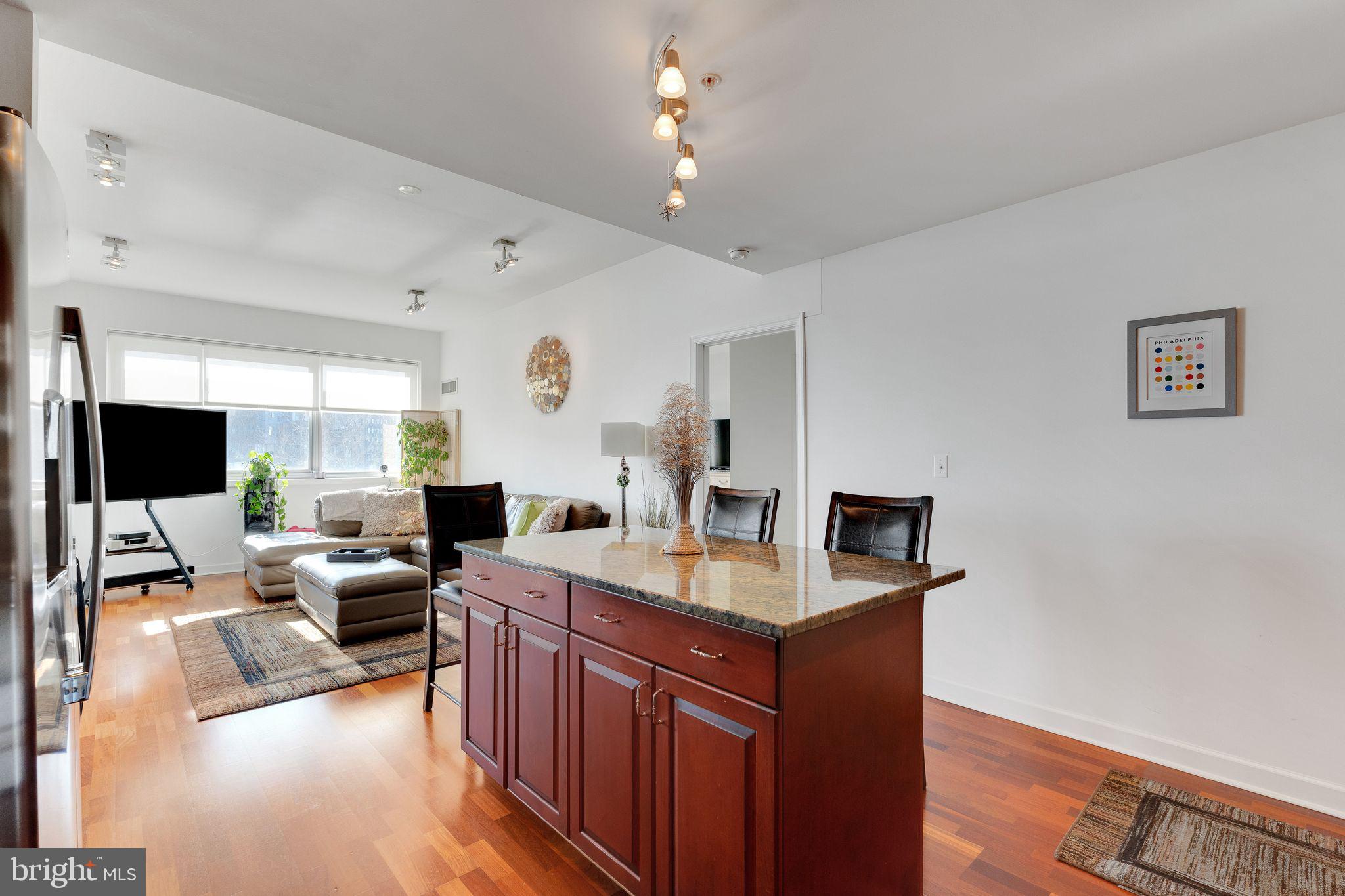 WATERFRONT SQUARE - Residential