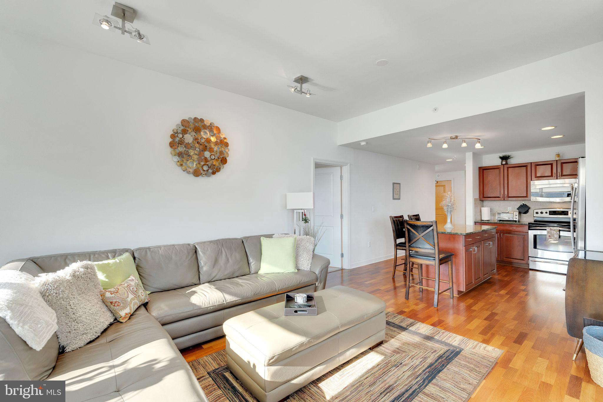 WATERFRONT SQUARE - Residential
