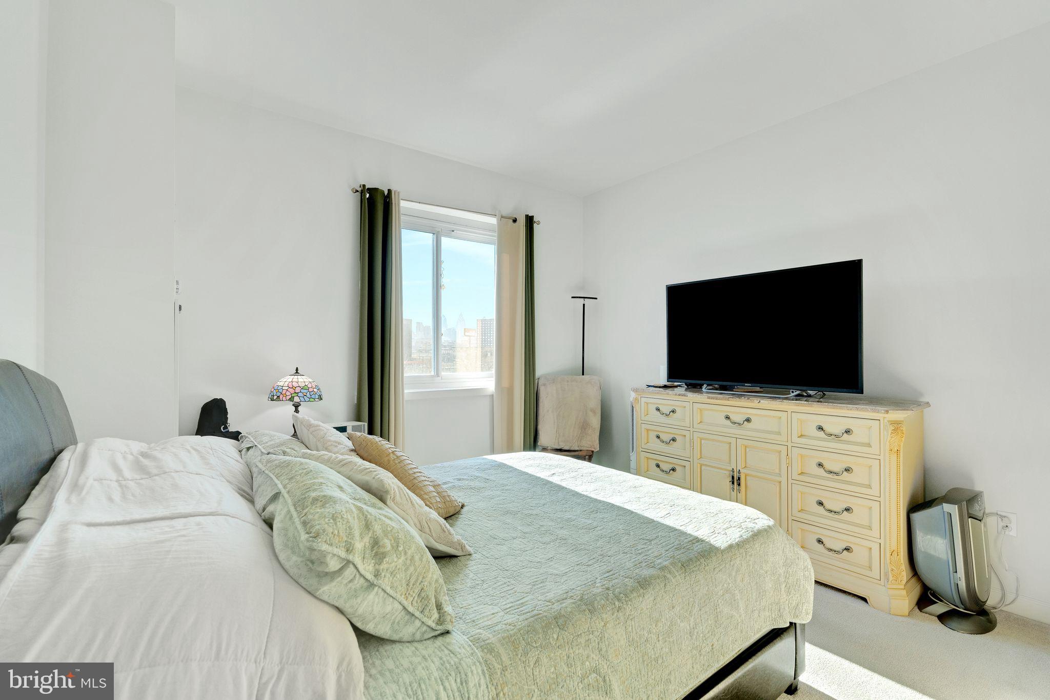 WATERFRONT SQUARE - Residential