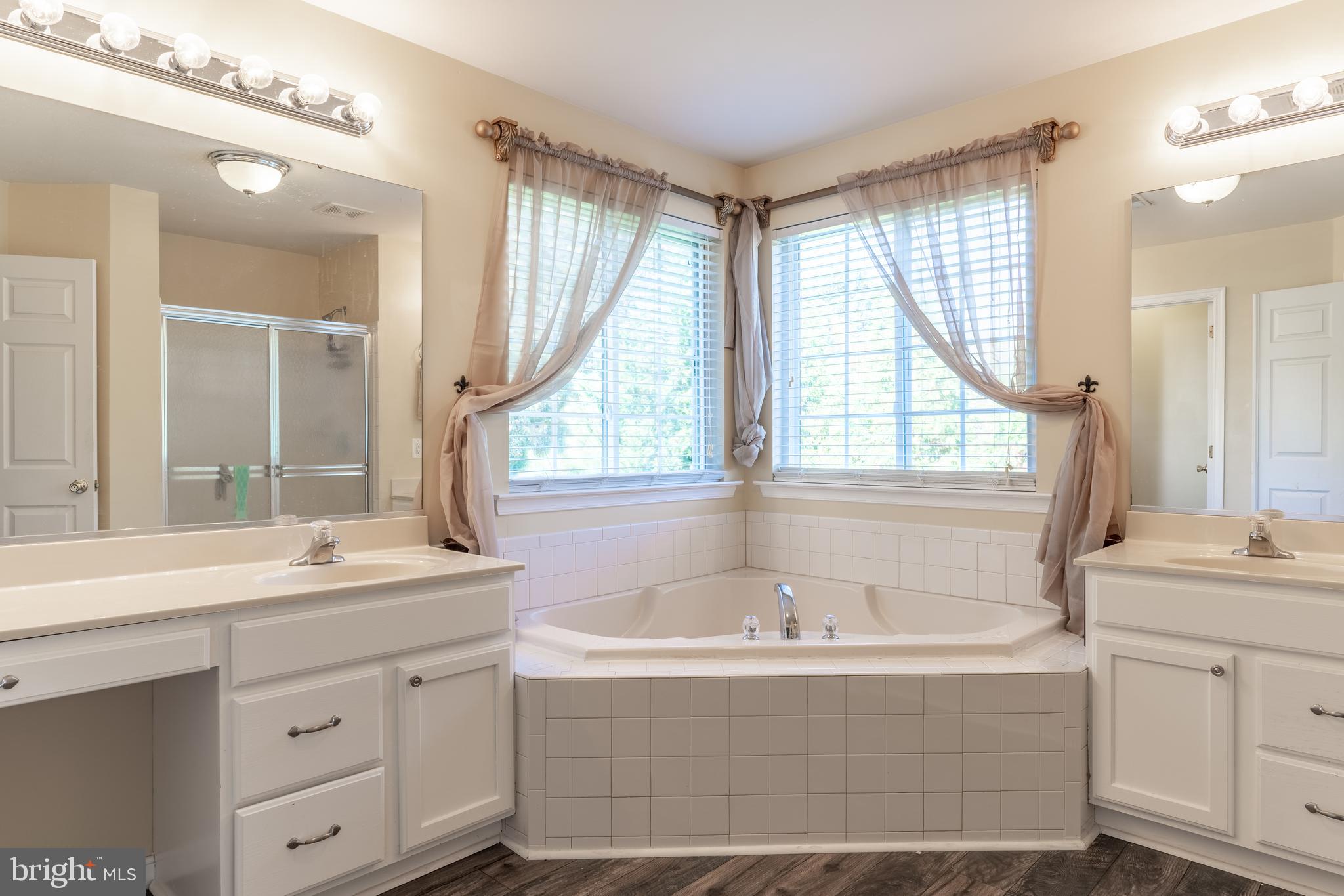 HELEN'S RETREAT - Residential