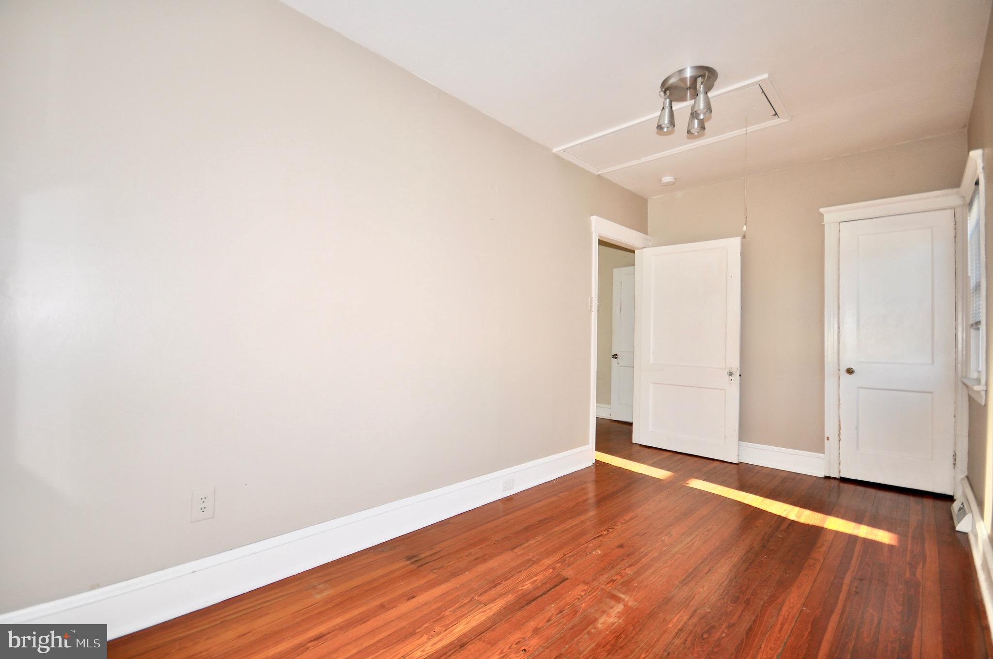 CROYDON MANOR - Residential