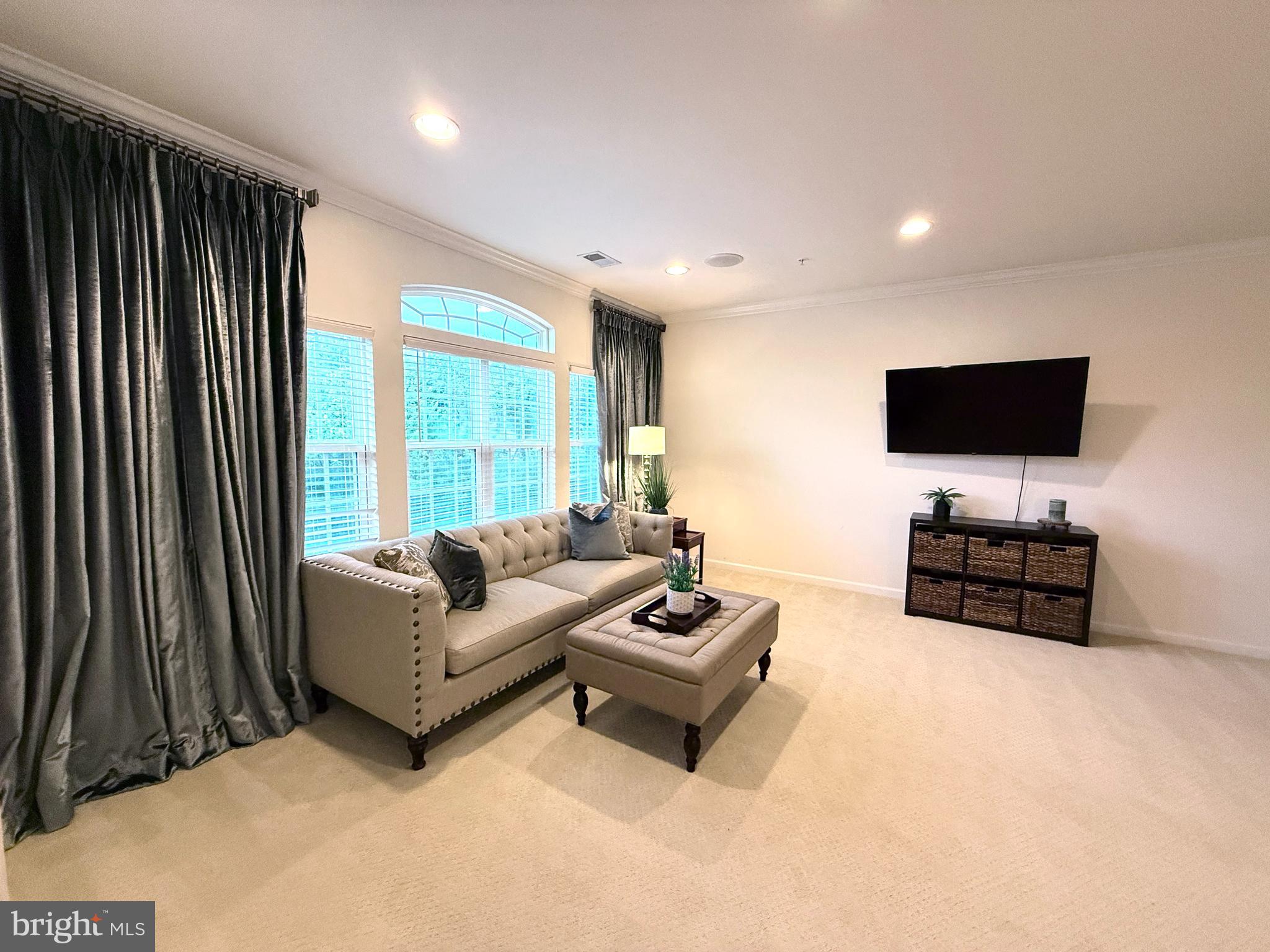 SOMERSET CONDO - Residential