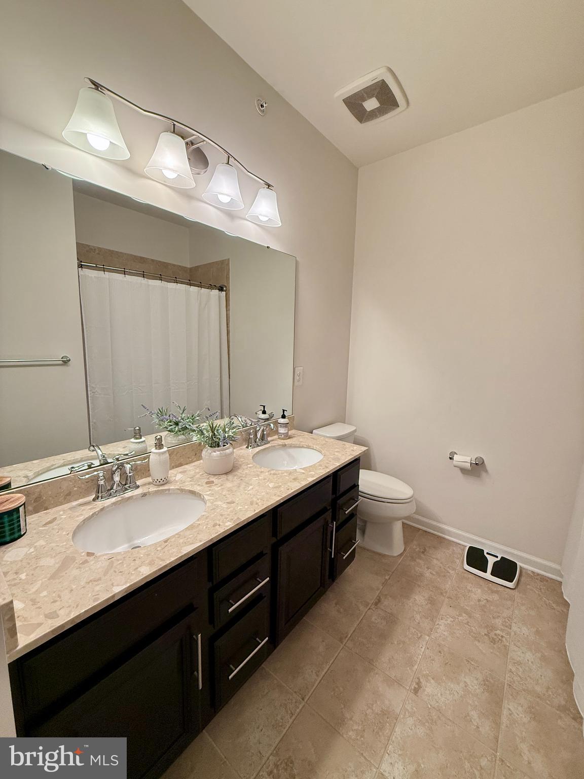 SOMERSET CONDO - Residential