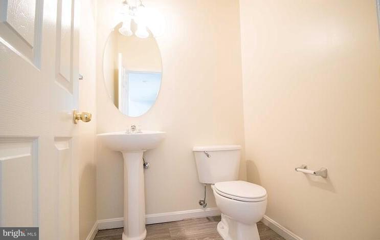 WESTBURY PUB - Residential Lease