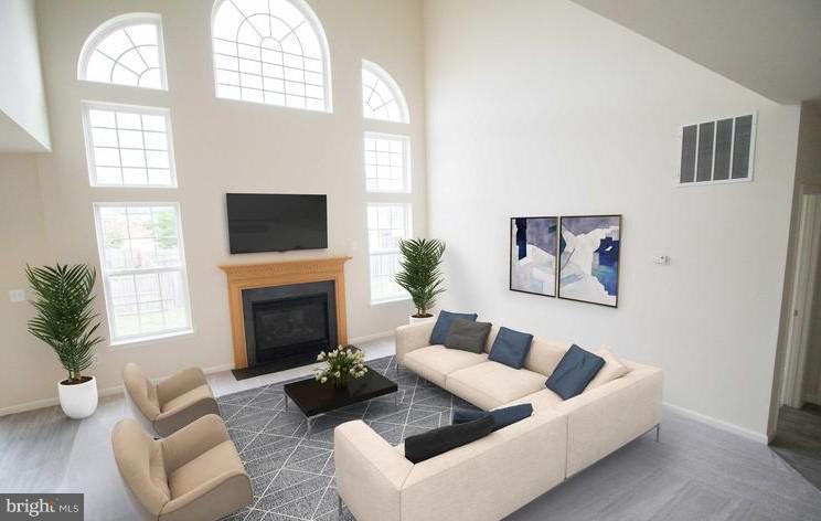 WESTBURY PUB - Residential Lease