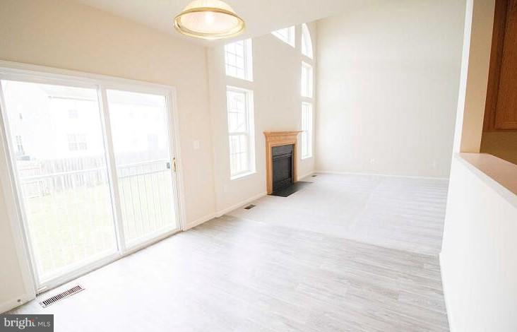 WESTBURY PUB - Residential Lease