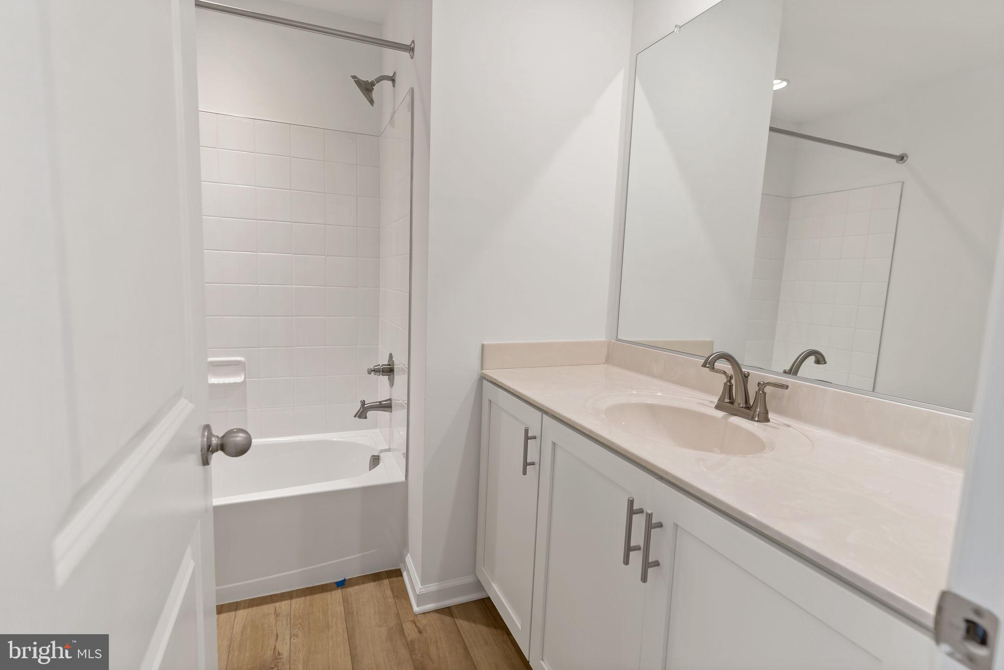 SOUTH BROOK - Residential