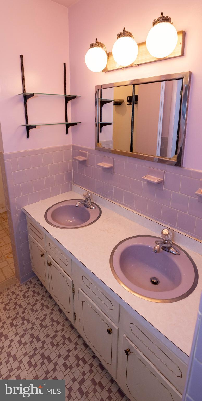 CAVES PARK - Residential