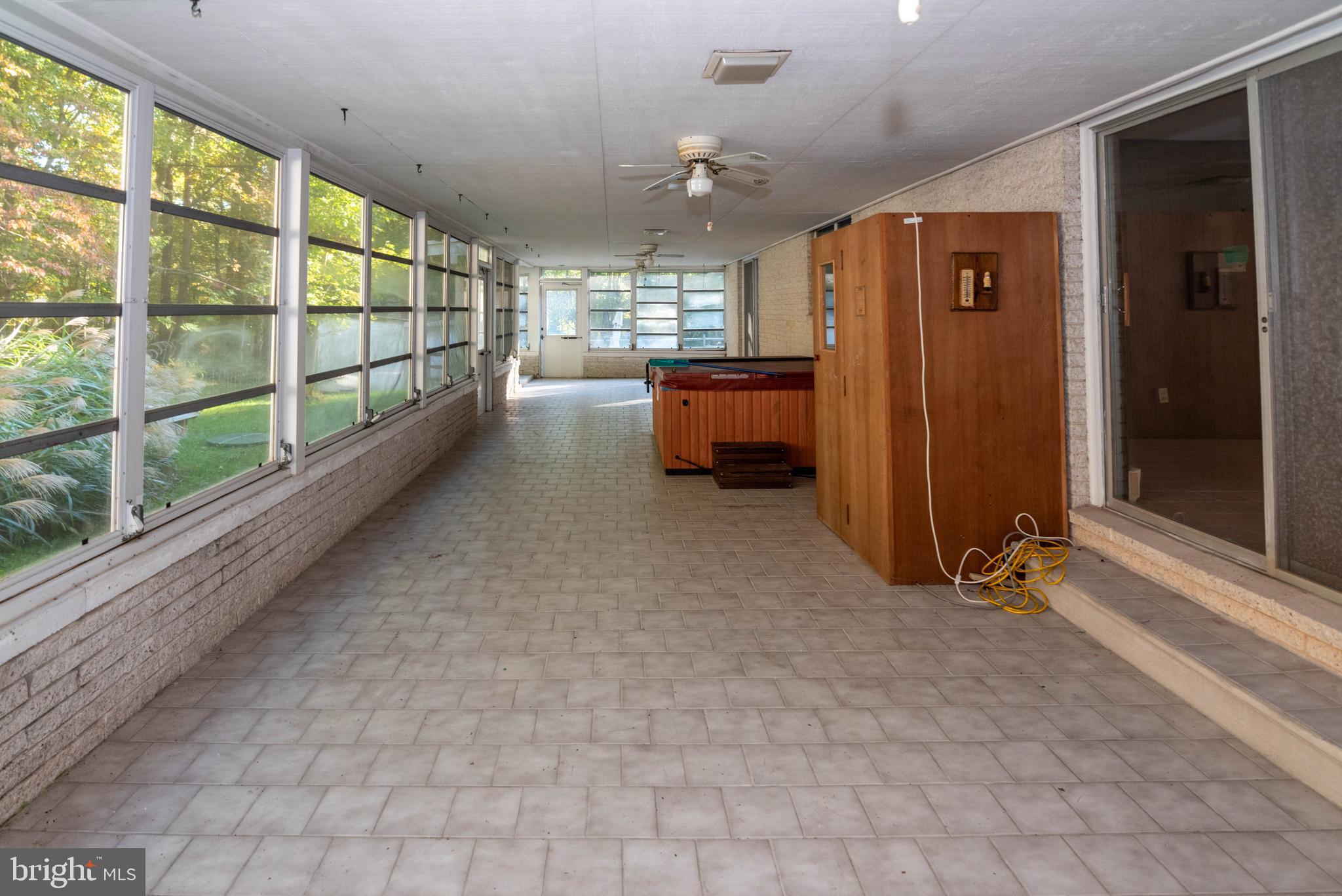 CAVES PARK - Residential